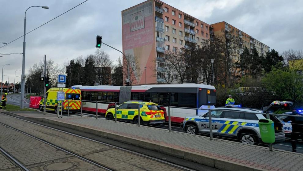 Nehoda autobusu a chodce
