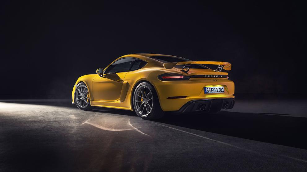 Porsche 718 Cayman GT4 - 21