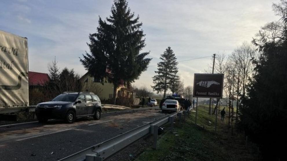 Na Pardubicku se srazila dodávka s kamionem - 3