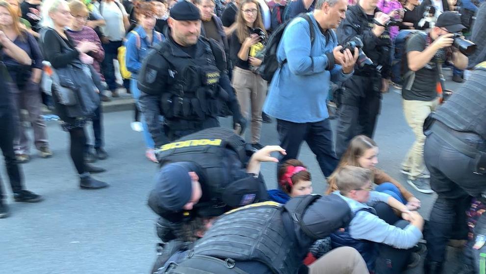 Demonstranti blokují magistrálu v Praze - 9