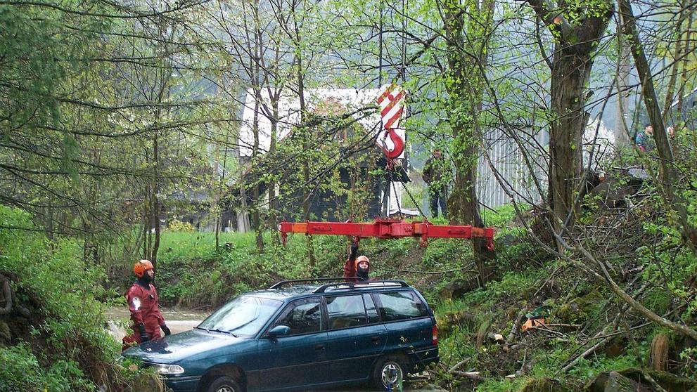 Vyprošťování auta na Vsetínsku - 5