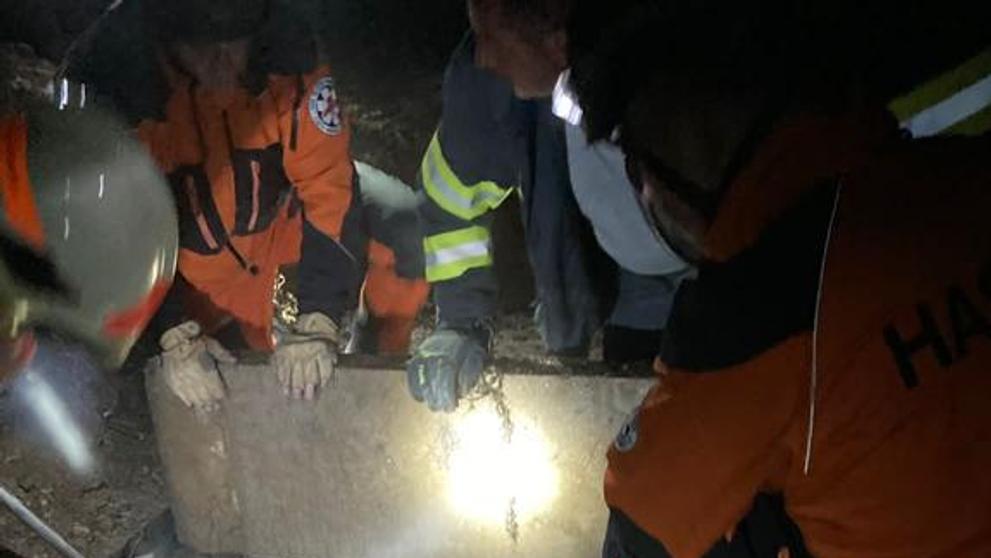 Záchrana koně z betonového koryta šachty v Hudcově (3)