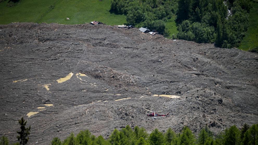 Obrovský kus ledovce pohřbil velkou část vesnice