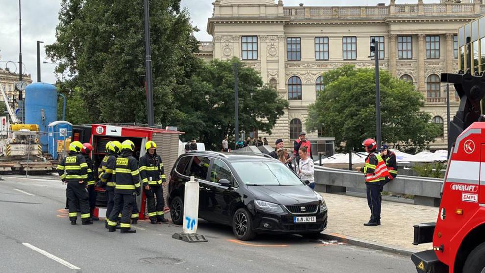 Nehoda hasičů v ulici Legerova 