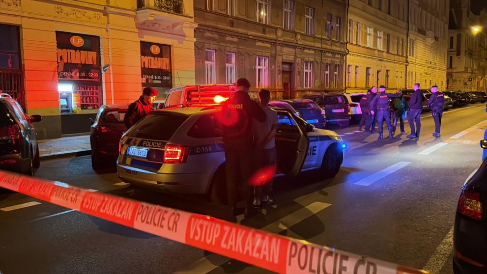Hádka v centru Prahy vyvrcholila pobodáním