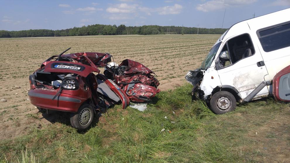 Nehodu dodávky s autem na Plzeňsku nepřežili dva lidé