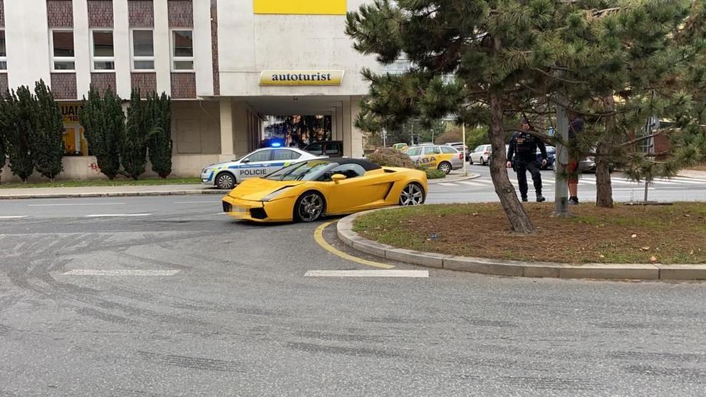 Nehoda opilého řidiče Lamborghini v Praze - 3
