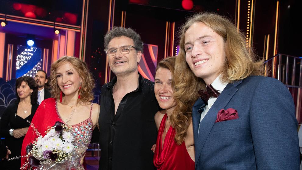 Tereza Prucková, Patrik Hartl s manaželkou a synem, 30. 11. 2024 