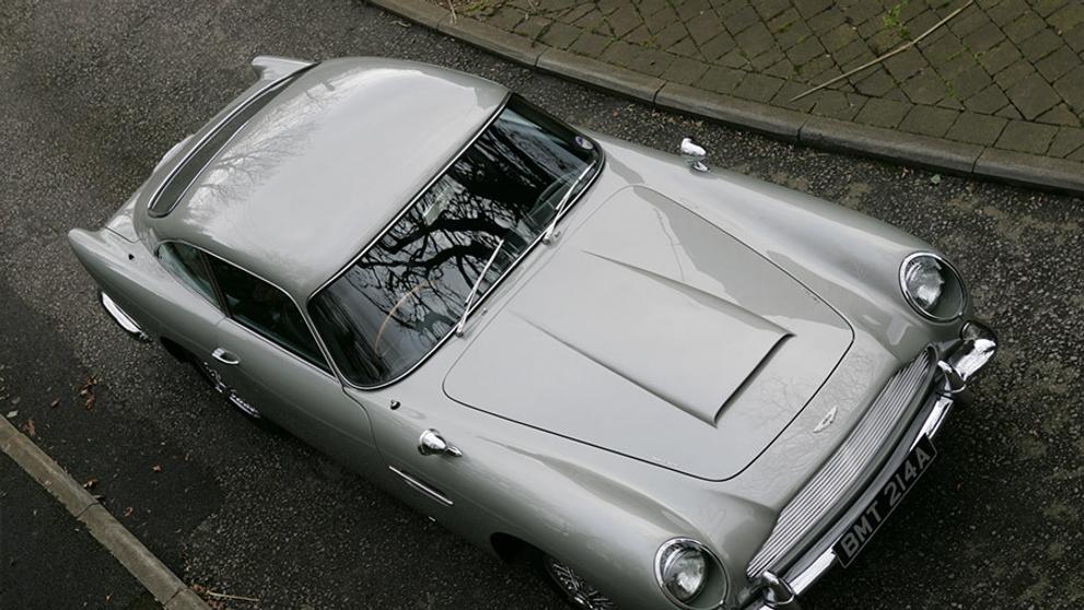 Bondův Aston Martin DB5 - 12