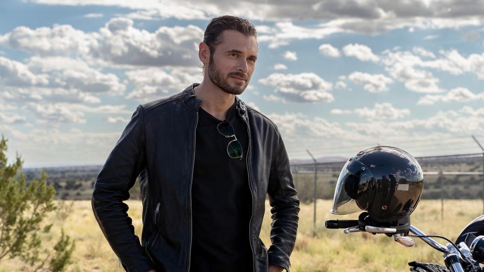 Adan Canto v seriálu Uklízečka, 2022 (2)