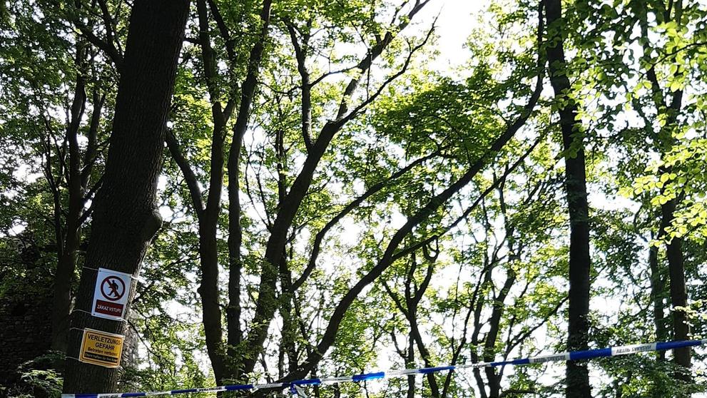Vstup na zříceninu hradu Kyšper je uzavřen (1)