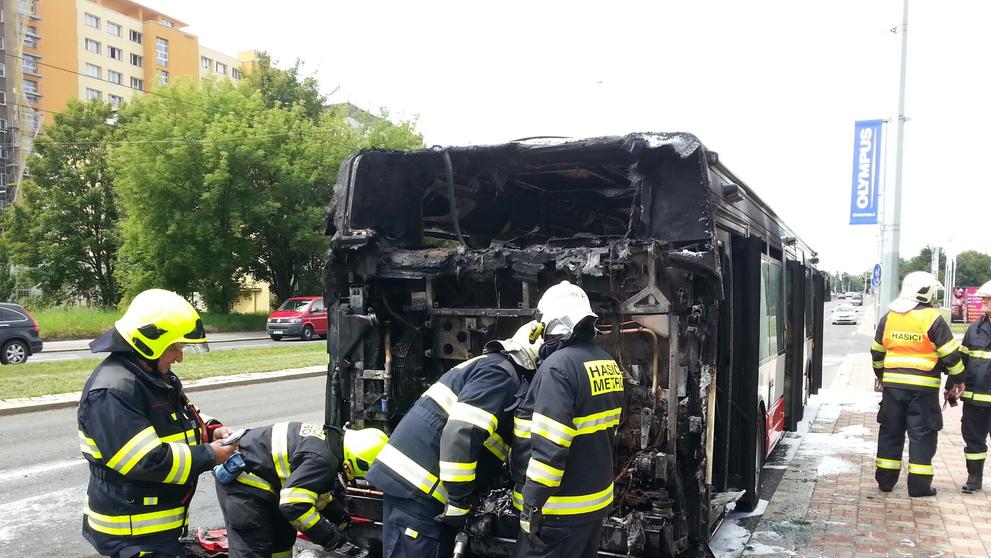 Požár autobusu na Evropské - 6
