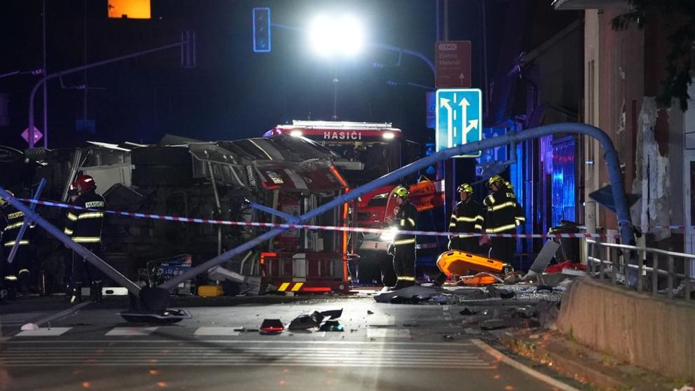 Tragická havárie hasičské cisterny v Kolíně (15)