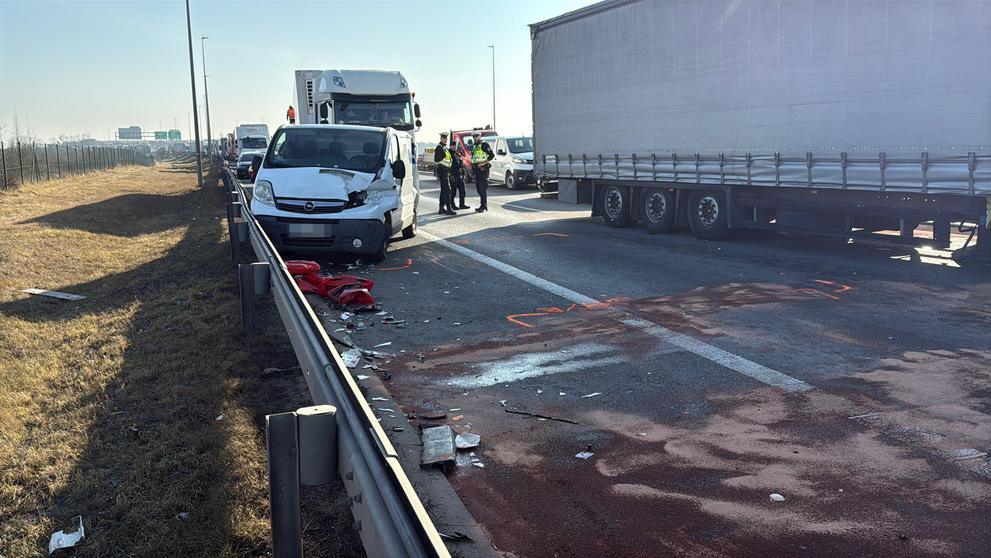 Vážná dopravní nehoda v ulici Novopacká (3)