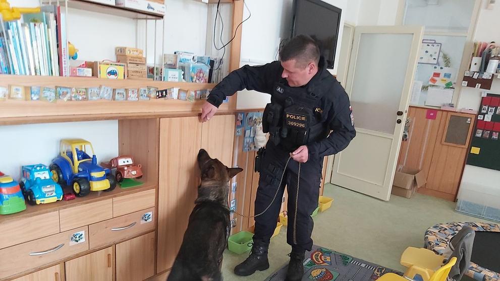 Bomba ve školce v Šumperku - 1