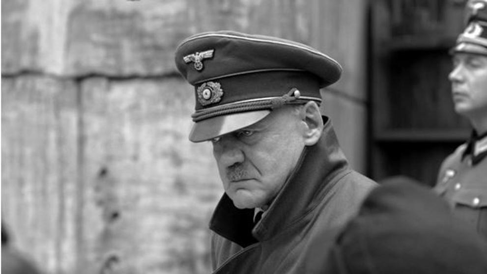 Bruno Ganz v roli Adolfa Hitlera