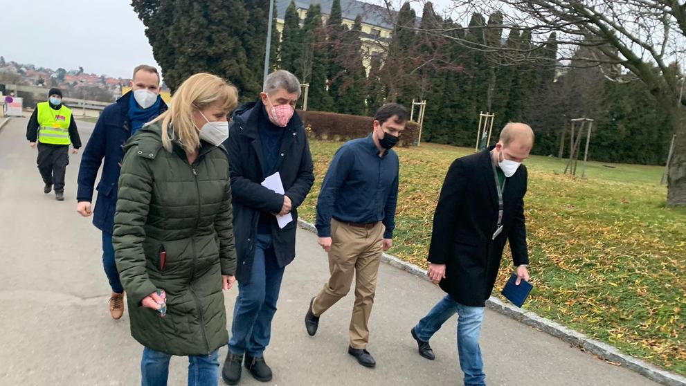 Babiš na exkurzi v nemocnici - 1