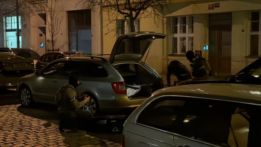 Zásah policie v Bubenči