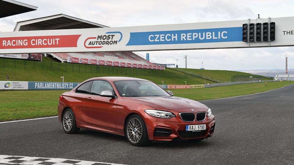 BMW M240i - 9