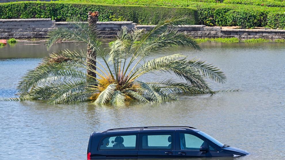 Záplavy ve Spojených arabských emirátech, 18. 4. 2024 Dubaj