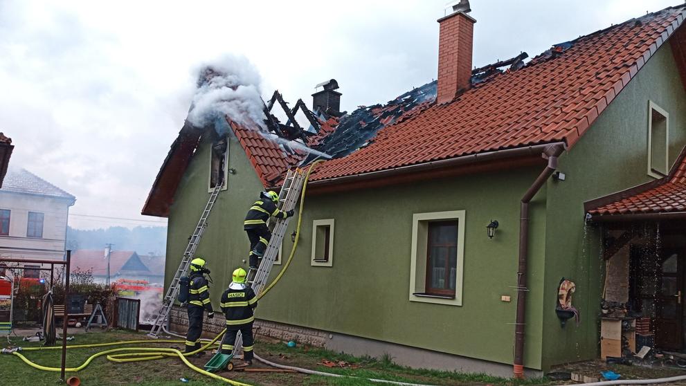 Požár rodinného domu na Zlínsku (7)