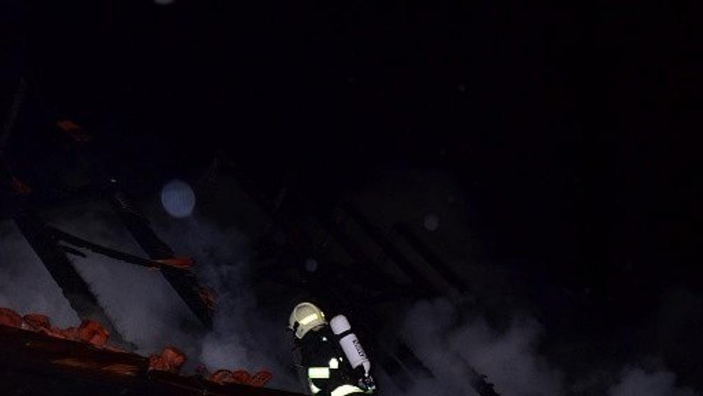 Záchrana koně ze stodoly ve Vísce na Frýdlantsku - 1