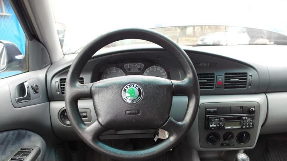 Škoda Octavia 1,8 SLX 20V - 4
