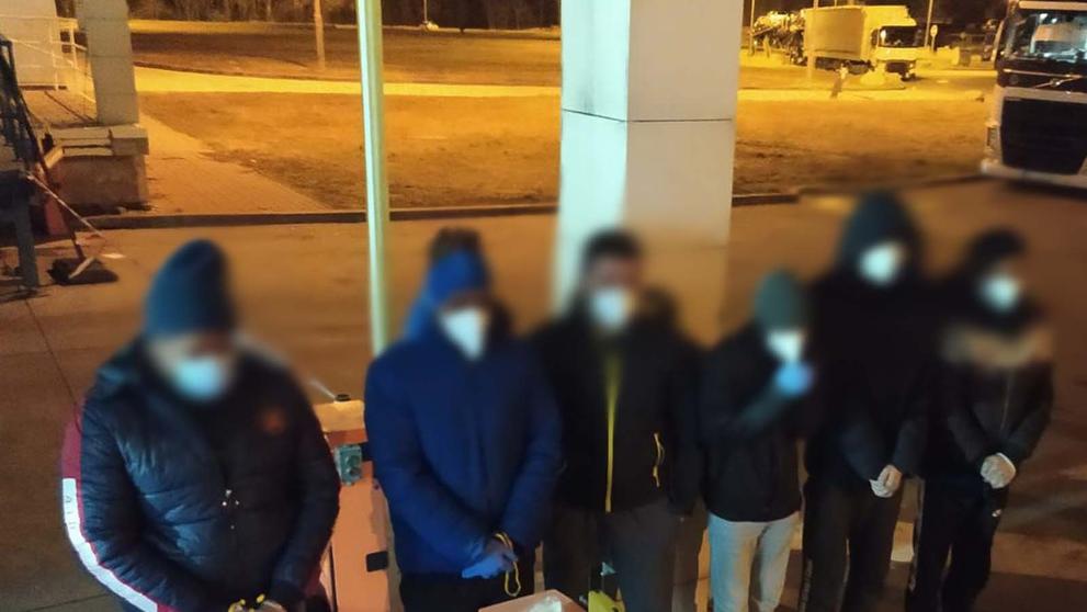 Rumunský řidič vezl migranty, u Břeclavi je odhalili - 5