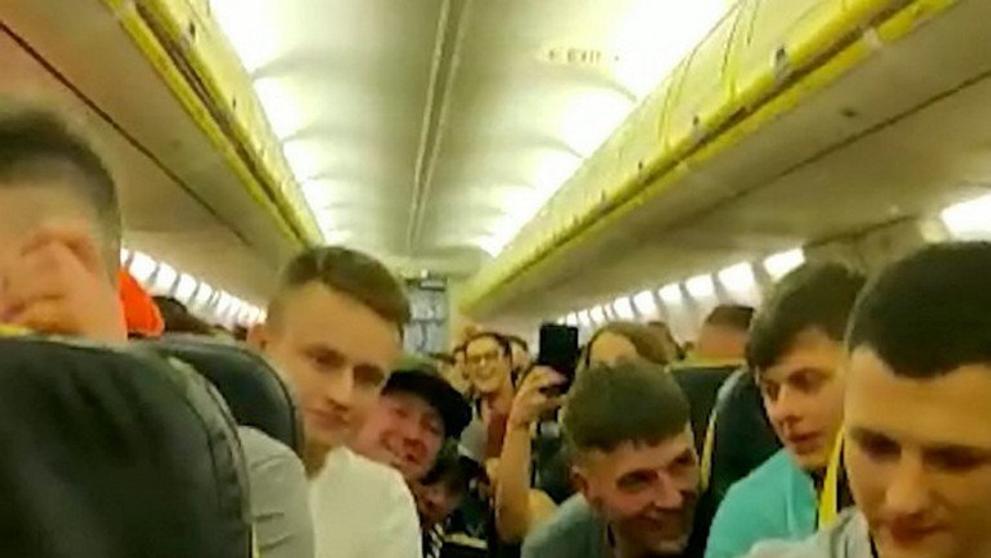 Opilí pasažéři v letu do Zadaru - 1
