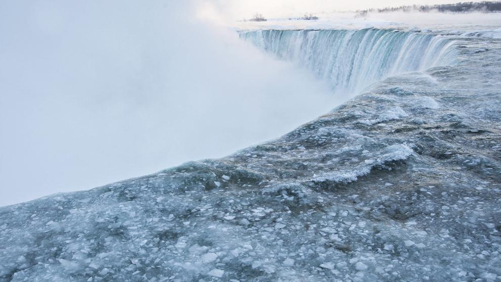 Zamrzlé Niagarské vodopády - 9