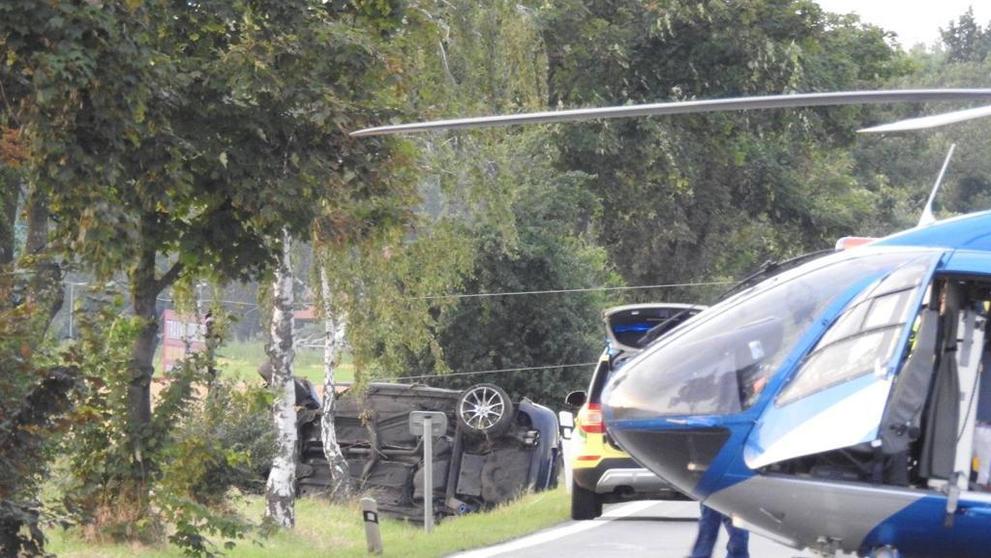 Vážná nehoda auta na Mělnicku - 5