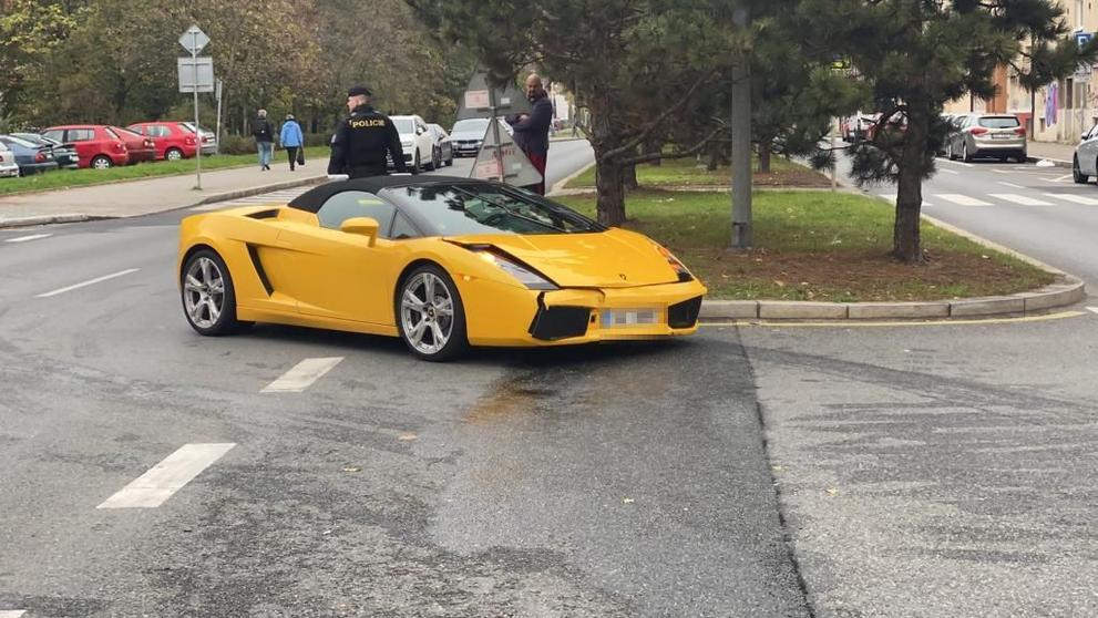 Nehoda opilého řidiče Lamborghini v Praze - 1