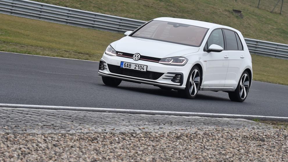 Volkswagen Golf GTI - 4