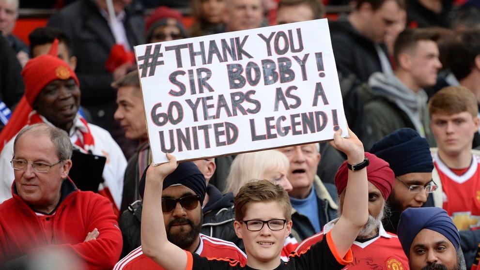 Sir Bobby Charlton má na Old Trafford vlastní tribunu - 4