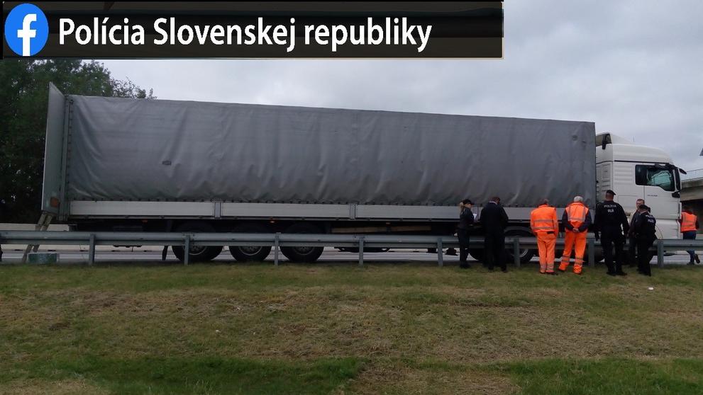 Slovenská policie zadržela dva migranty