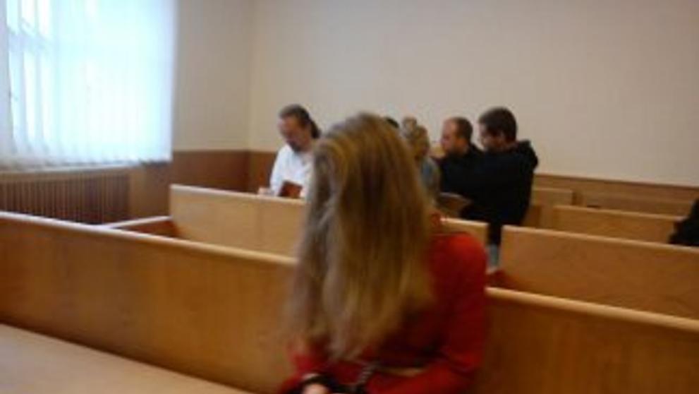 Romana Zienertová u soudu - 4