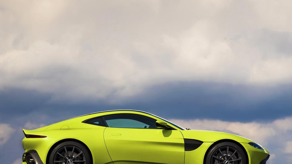 Aston Martin - 71