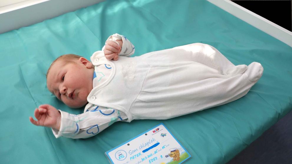 Chlapeček při porodu vážil přes 5 kg (3)