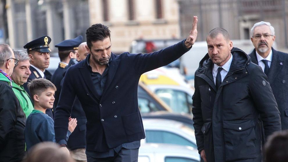 Gigi Buffon na pohřbu Davide Astoriho