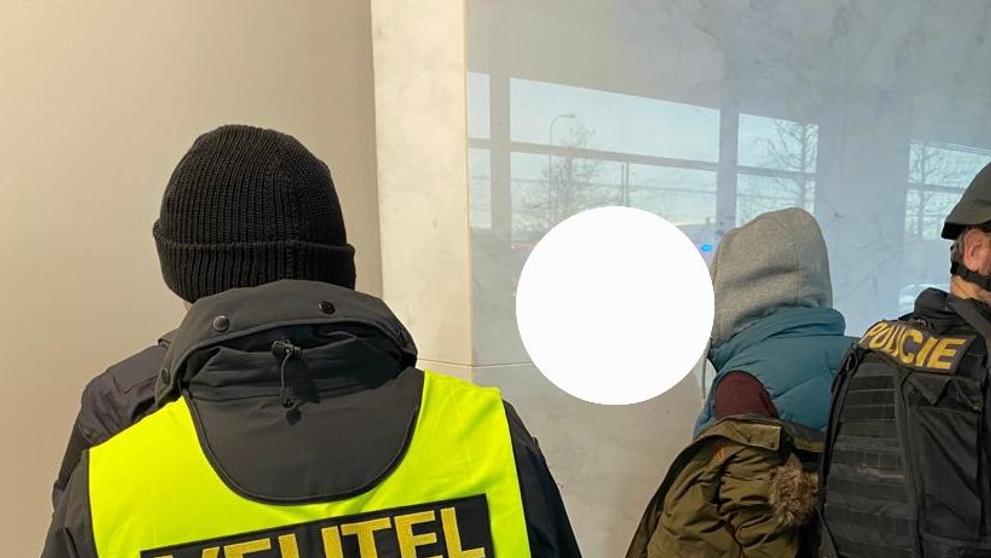 Zásah policie v Holandské ulici