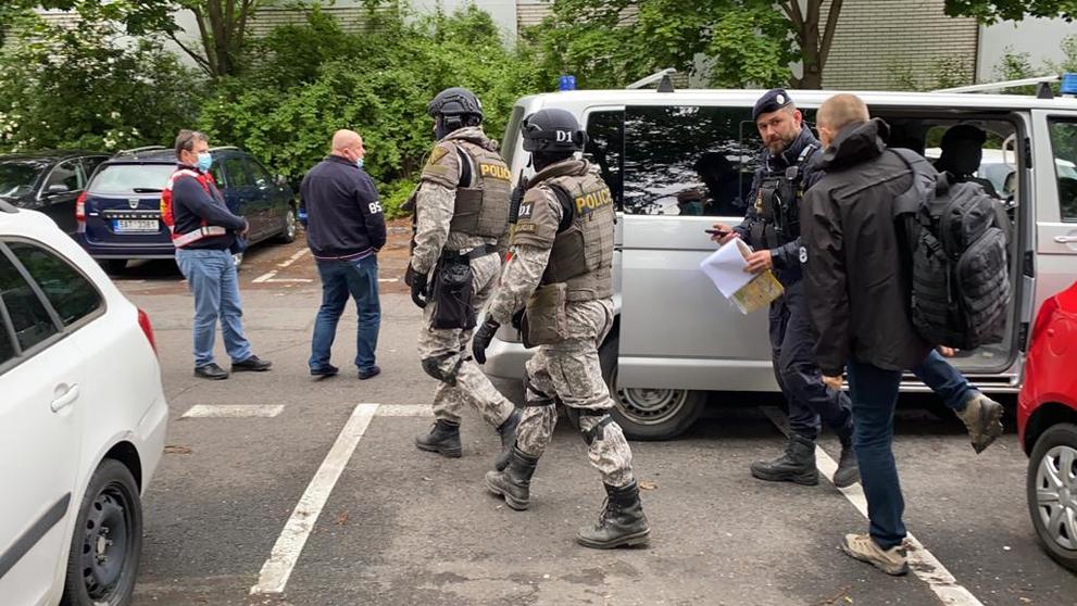 Policejní zásahovka v pražských Kobylisích - 3