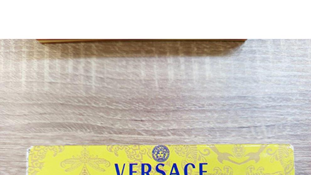 Toaletní voda Versace Yellow Diamon (1)