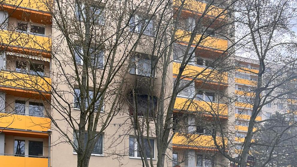 Požár panelového domu v Hradci Králové (2)