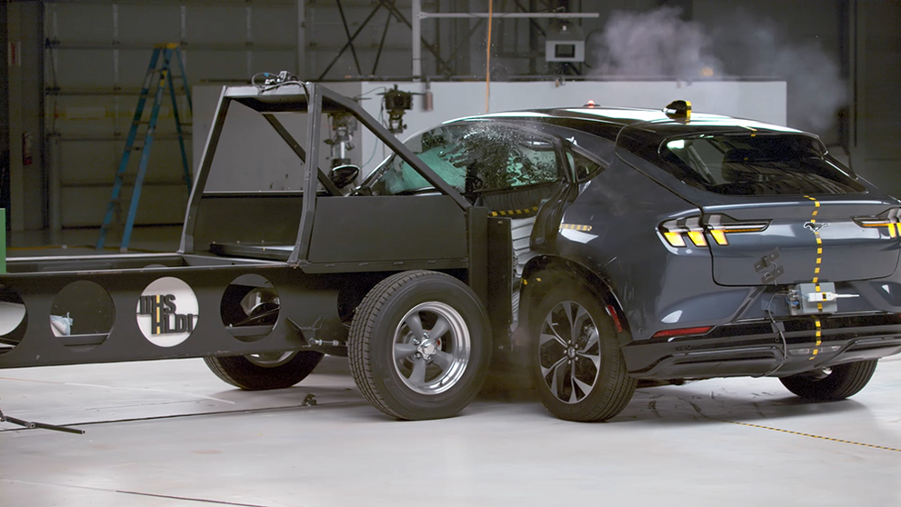Crashtesty IIHS