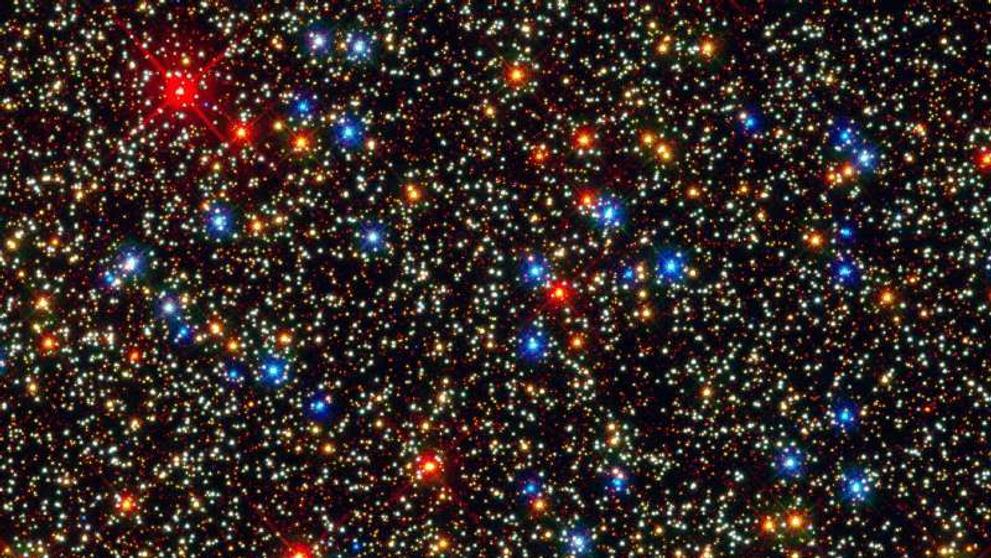 Barevné hvězdy ve hvězdném clusteru Omega Centauri