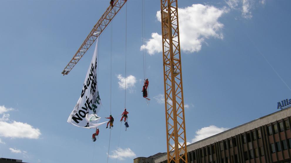 Na jeřábu proti Prunéřovu! Greenpeace protestují proti uhelným elektrárnám - 8