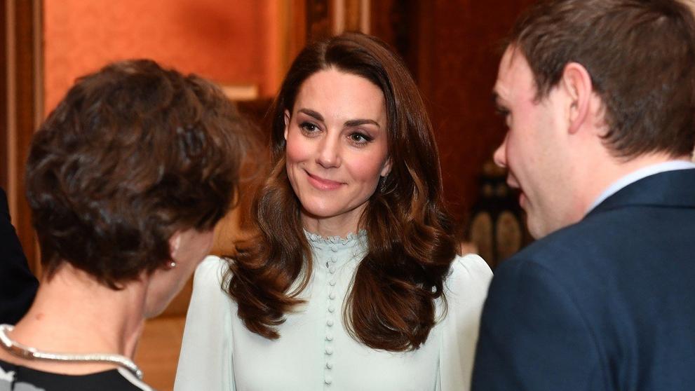 Kate na recepci v Buckinghamském paláci