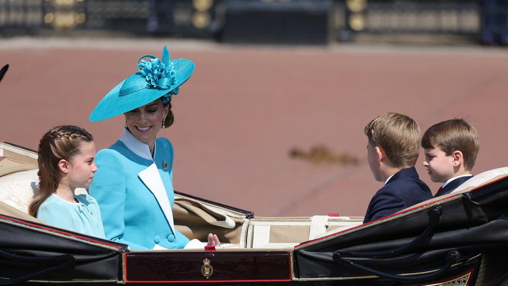 Kate a Charlotte na oslavě narozenin Karla III. (14. 6. 2025)