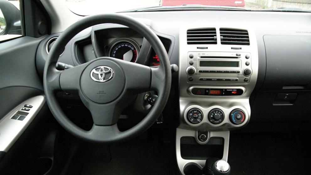 Toyota Urban Cruiser-8