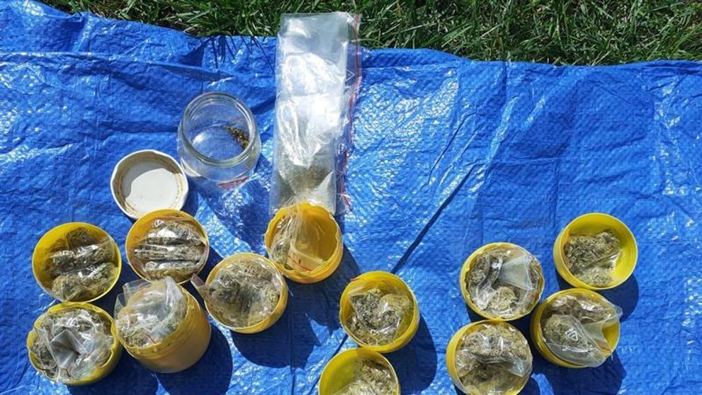 Dealer prodával marihuanu v obalech od Kinder vajíčkek - 1